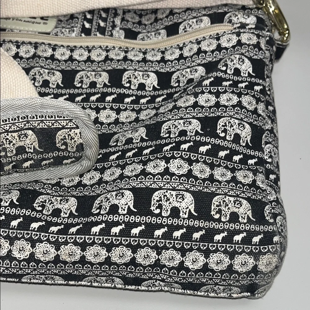Dachee Black / White Elephant Print Laptop Bag w/ strap